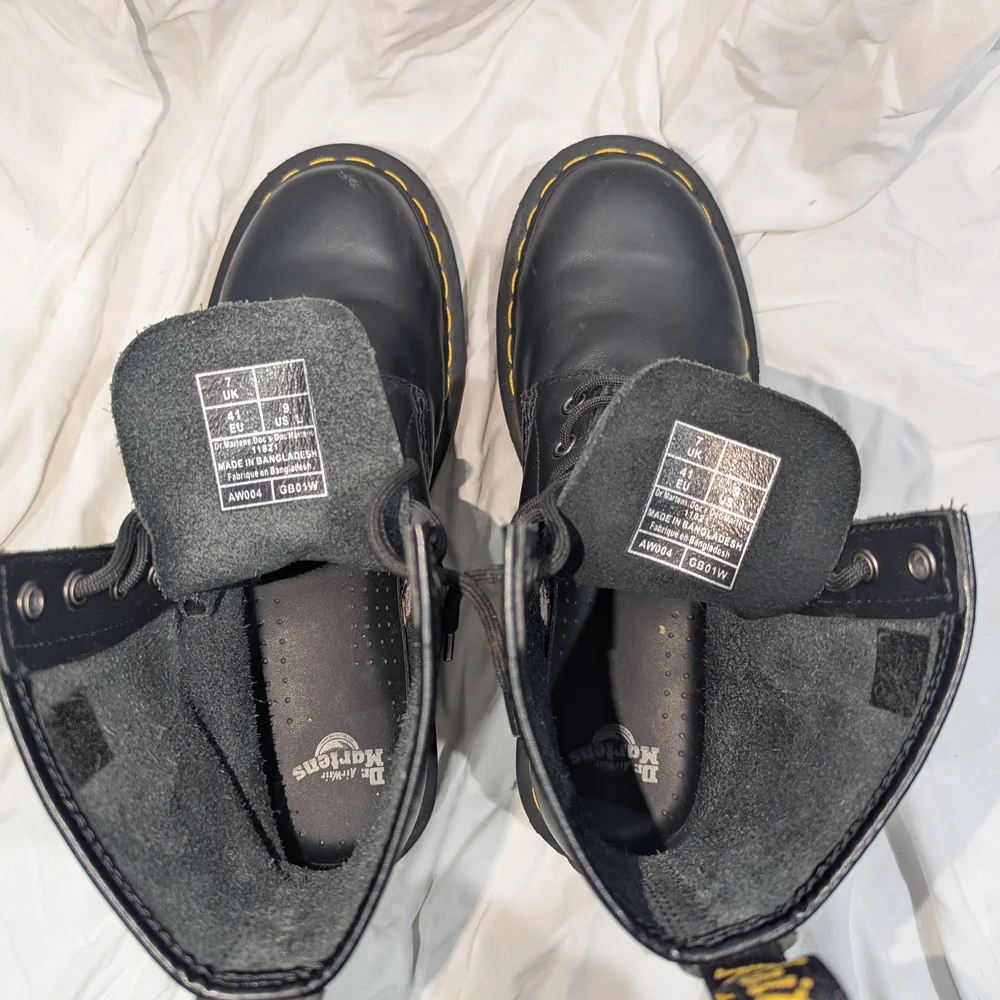 Dr. Martens 11821 Black Leather Lace-Up Boots - Picture 6 of 6